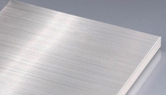 Vilka är fördelarna och nackdelarna med aluminiumplattor?